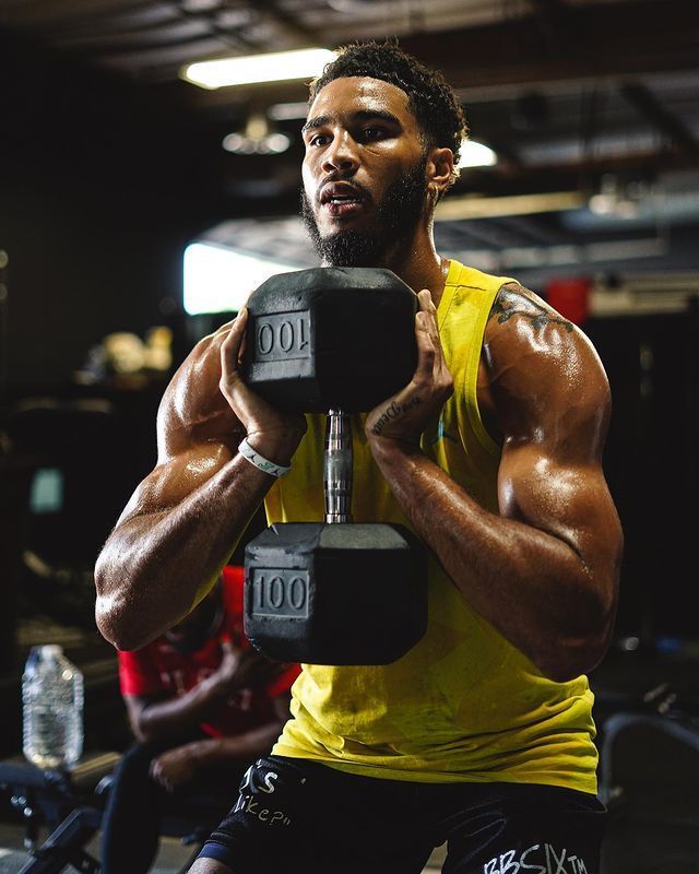 jiuyou官网入口-布莱顿训练开放日，关键时刻调整名单引欢呼，意甲在即，身体对抗强度拉满的简单介绍