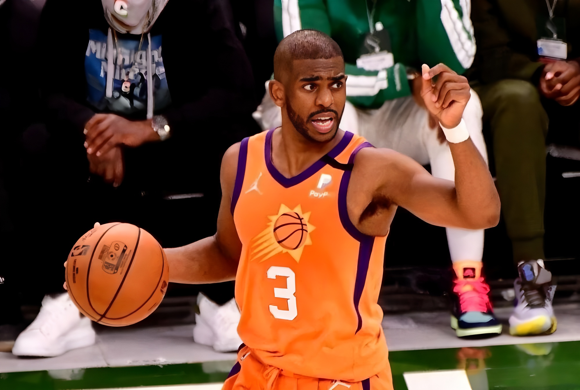 马赛球迷砸电视 马赛球迷砸电视